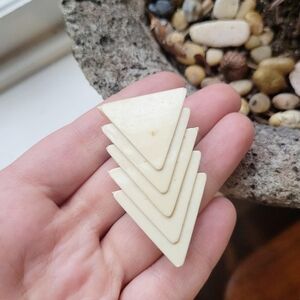 Vintage Classic Carved Celluloid Art Deco Style Arrow Dress Clip